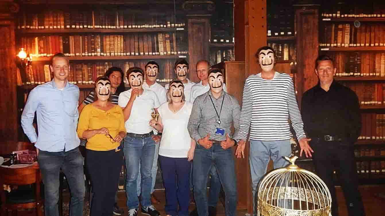 virtuel reality teambuildingøvelser firma arrangement casa del dinero maske