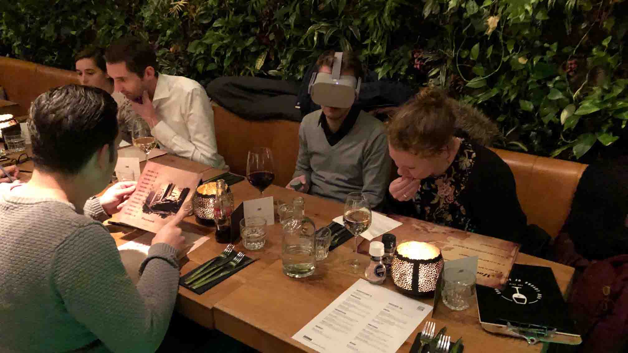 virtuel reality teambuildingøvelser firma arrangement online frokost