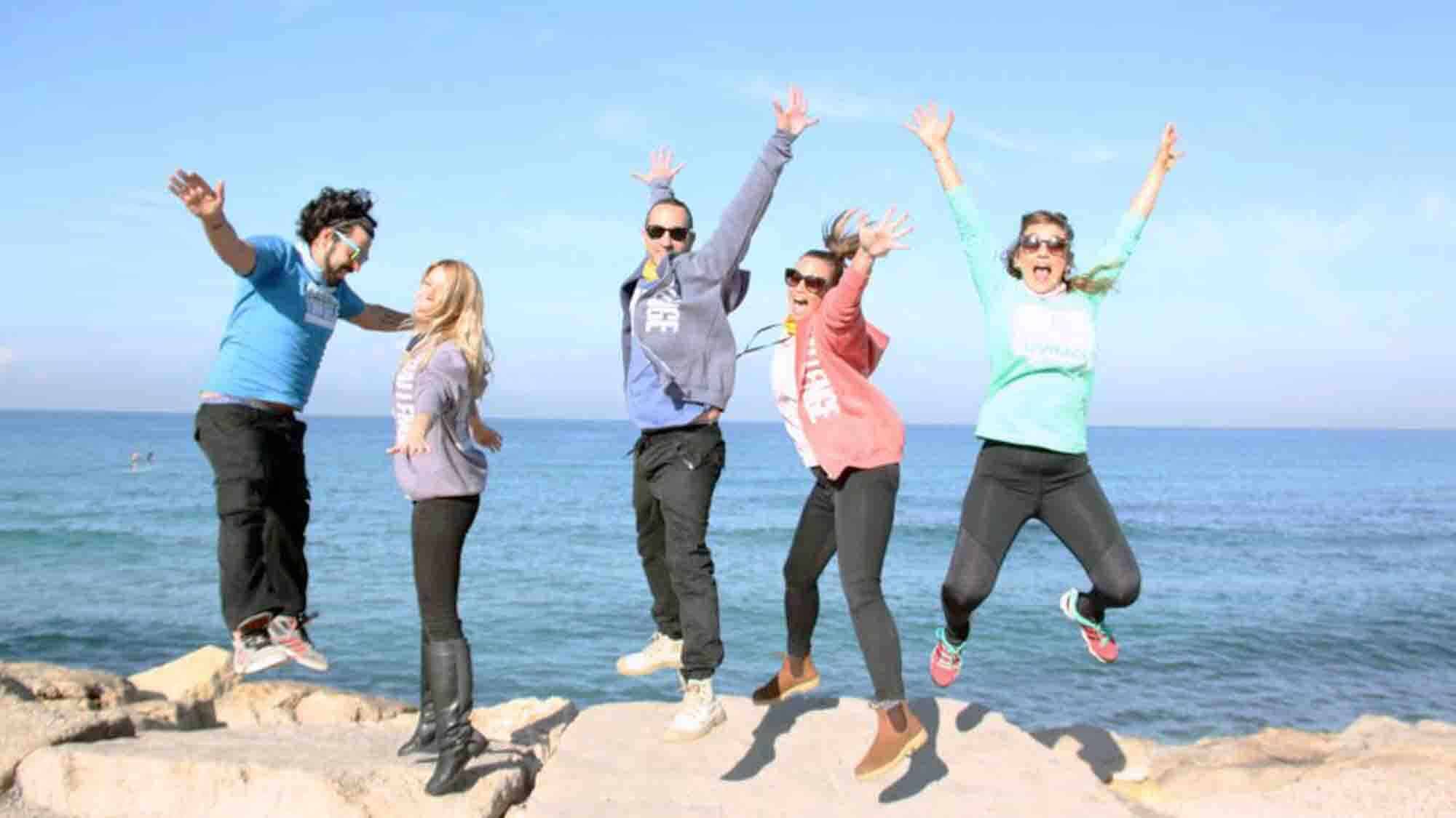 Glad teambuilding gruppe hopper